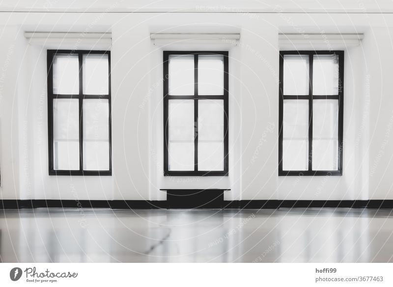 drei Fenster - der Raum ist Gegenstand genug diffus Licht Museeum Unschärfe Beleuchtung abstrakt Minimalismus
