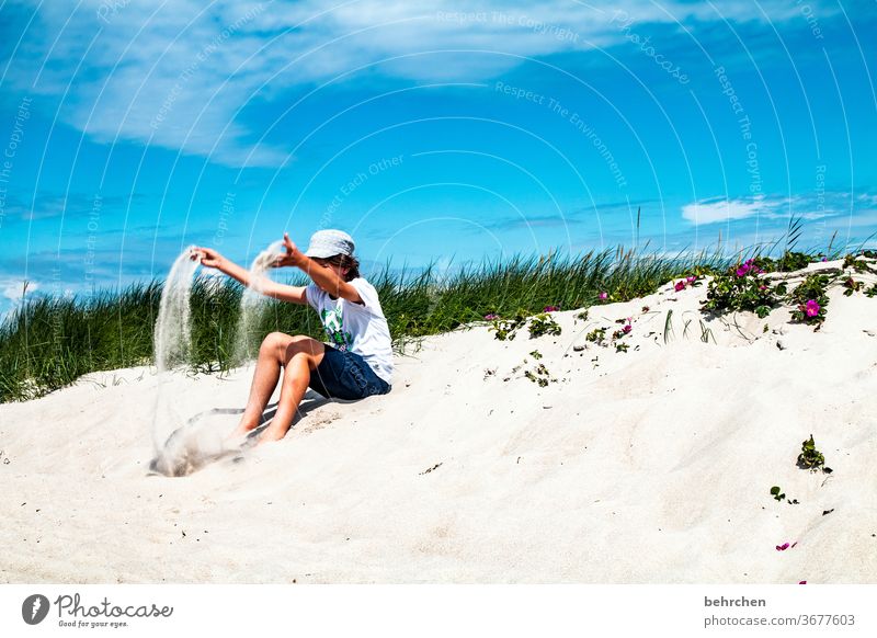 naturverbunden | draußenkind Sand Spielen Mecklenburg-Vorpommern toben glücklich Sommer Zufriedenheit Glück Fröhlichkeit Ostseeküste Spaß haben Kind Kindheit