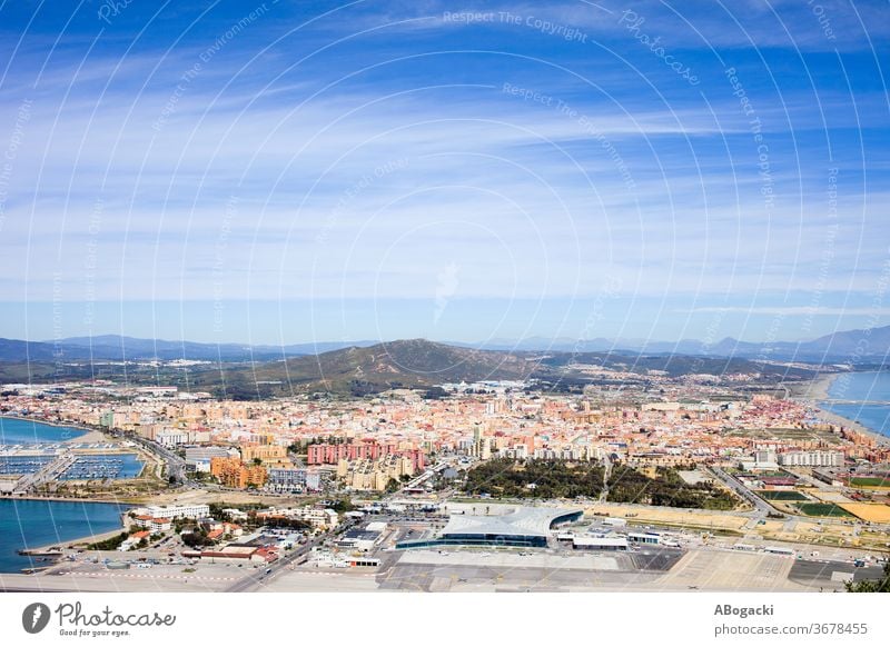 Stadt La Linea de la Concepcion in Spanien oben Großstadt Europa reisen Tourismus Ansicht Standort Tourist hoch Andalusia Spanisch Ort Winkel Haus Gebäude Klotz