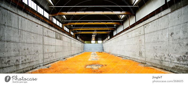 ut köln | clouth | großküche Industrieanlage Fabrik Bauwerk Gebäude Architektur Mauer Wand Treppe Dach warten Stadt braun gelb gold grau orange Schutz ruhig
