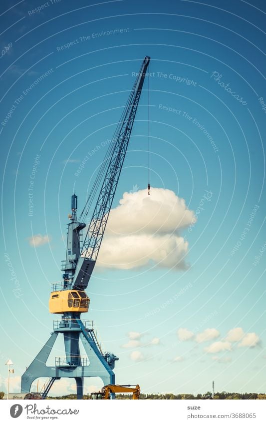 Cloud Service - Datenübertragung Kran Himmel Wolken Hafen Industrie blau Stahl Metall Gewicht Arbeit & Erwerbstätigkeit schwer Baustelle hoch heben