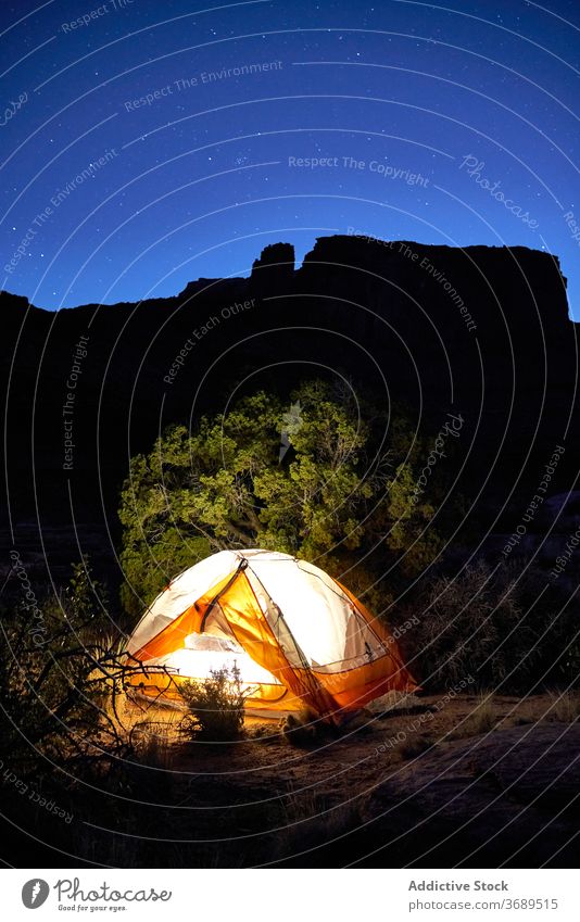 Campingzelt in der Schlucht bei Nacht Lager Zelt Berge u. Gebirge sternenklar Hochland Campingplatz reisen leuchten USA Vereinigte Staaten amerika Natur Abend