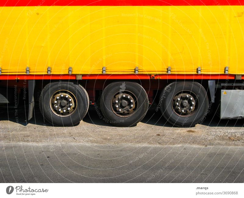Lieferwagen lkw Lastwagen Güterverkehr & Logistik Transport Spedition Versand Anhänger Fahrzeug Fracht Lastkraftwagen Ladung gelb Zusteller Paket