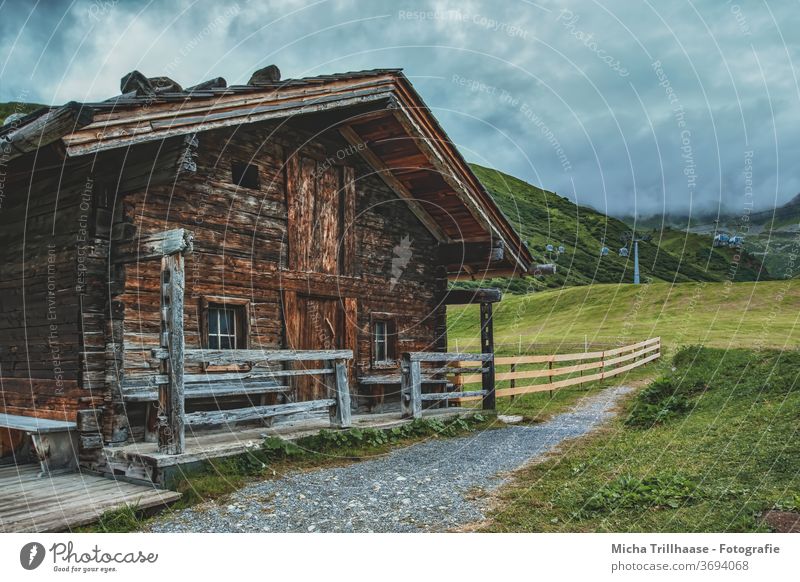 Berghütte in den Alpen Serfaus-Fiss-Ladis Österreich Bundesland Tirol Landschaft Berge u. Gebirge Hütte Holzhütte Scheune Ferien & Urlaub & Reisen