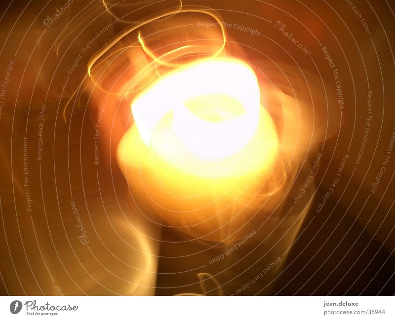 candle @ night Kerze Tisch Stimmung Unschärfe Physik Langzeitbelichtung Bewegung Wärme