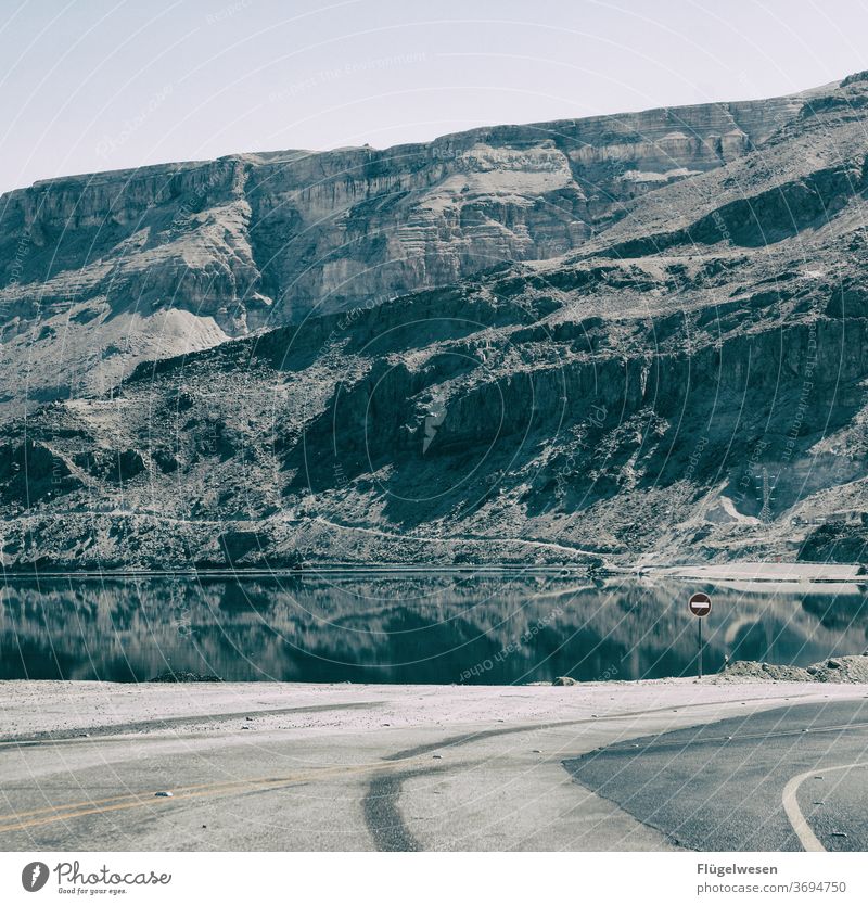 Spiegelung Israel Totes Meer Berge u. Gebirge Wasser Spiegelbild Straße