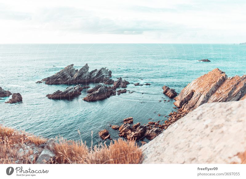 Landschaft von einer Felsklippe bis zum Meer Meereslandschaft Textfreiraum Loiba Galicia Klippe Klippen Steine felsig MEER atlantisch Tourismus Spanien Horizont