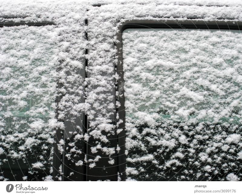 Beschneites Auto Schnee Winter kalt Schneeflocke PKW Mobilität Fenster Metall Jahreszeit schwarz Fahrzeug Straßenverkehr Tür Klima