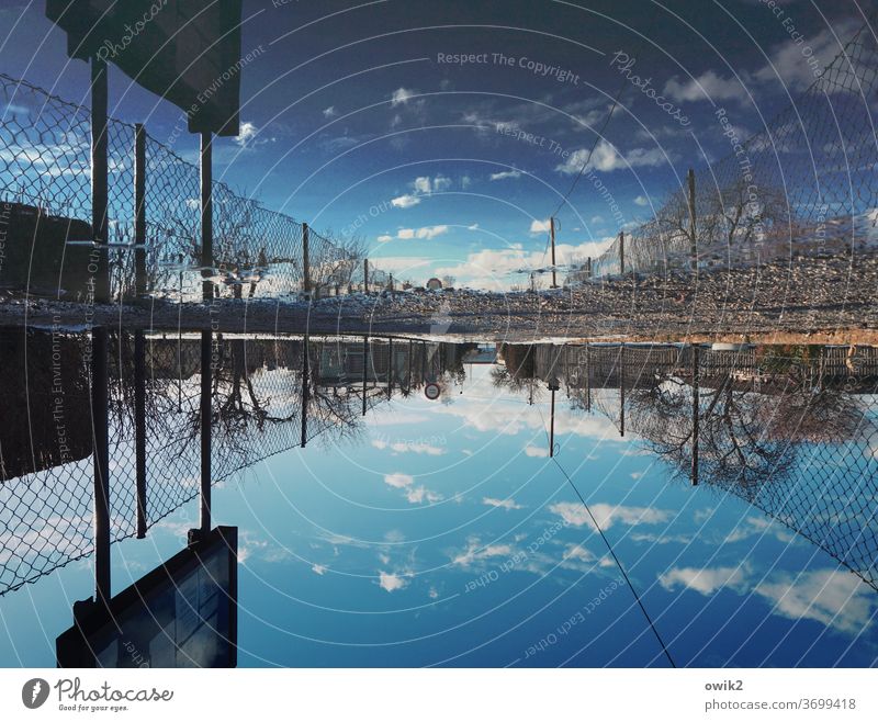 Verdrehung der Tatsachen Himmel Reflexion & Spiegelung Wasseroberfläche Spiegelbild gedreht 180° Außenaufnahme Landschaft Umwelt Menschenleer Natur Tag ruhig