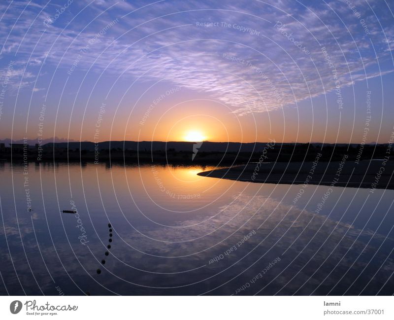 Spiegelung auf der Wasseroberfläche Reflexion & Spiegelung Wolken Sonnenuntergang ruhig Stimmung Fluss Landschaft agypten Rotes Meer Wüste Abend