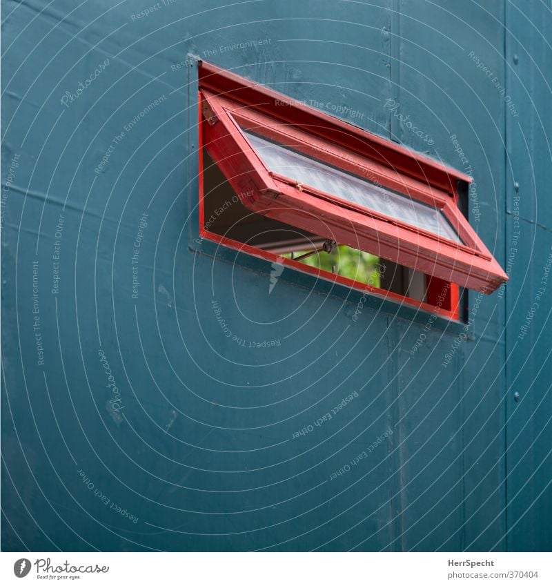 Durchblick Berlin Hütte Mauer Wand Fenster Holz Glas Metall rot türkis Bauwagen Baustelle offen Einblick Farbfoto Außenaufnahme Strukturen & Formen Menschenleer