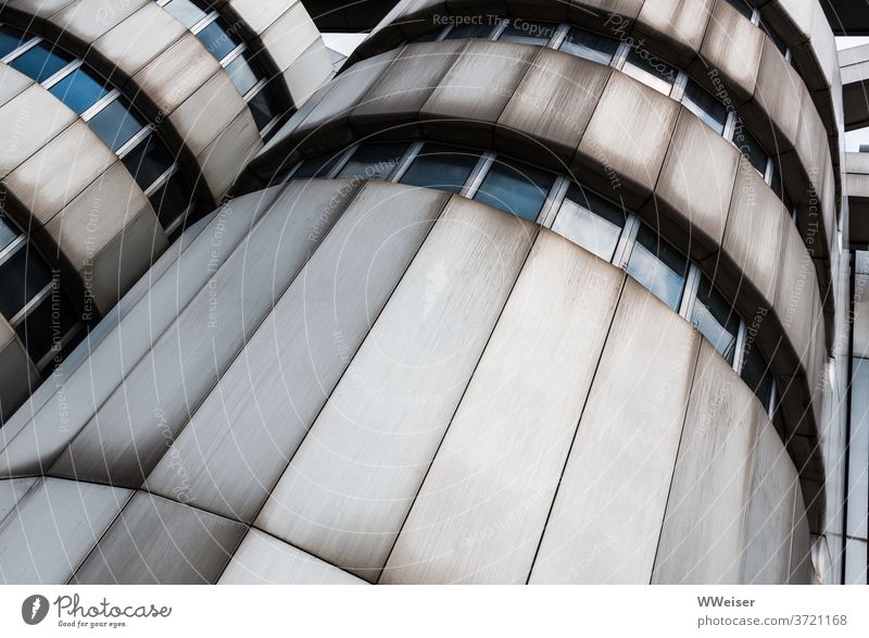 Diese Art von Architektur ist nicht schön, aber selten ICC Kongresszentrum Berlin Veranstaltungsort Türme Metall verwittert Denkmalschutz Messe Nord