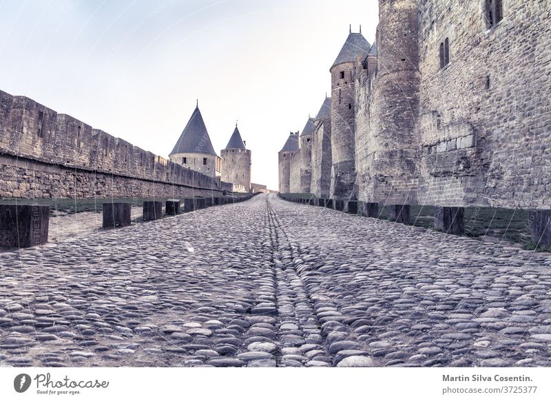 Carcassonne, Okzitanien, Frankreich 2018 Brücke carcasone Burg oder Schloss frankreich Himmel sonnig Winter