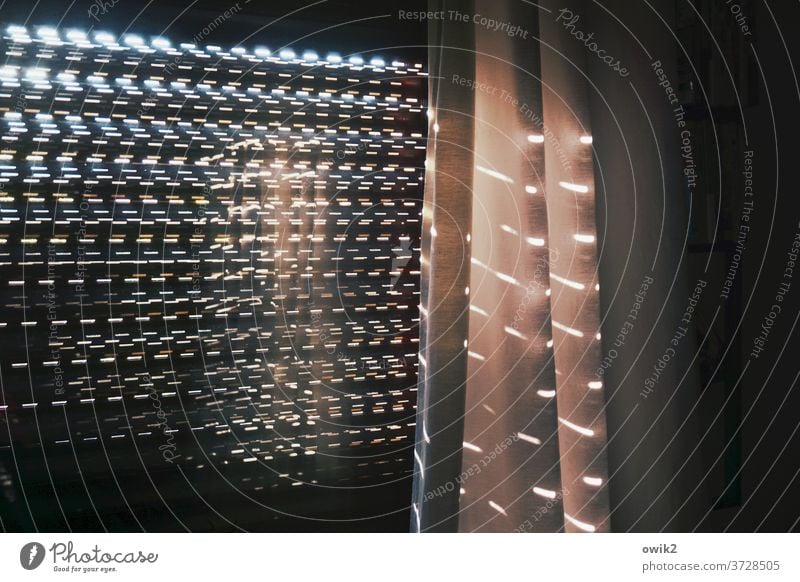 Blickdicht Fenster Jalousie Vorhang Rollo Gardine blickdicht Kunststoff Lichtpunkt Innenaufnahme Morgen Muster Strukturen & Formen Menschenleer Schatten