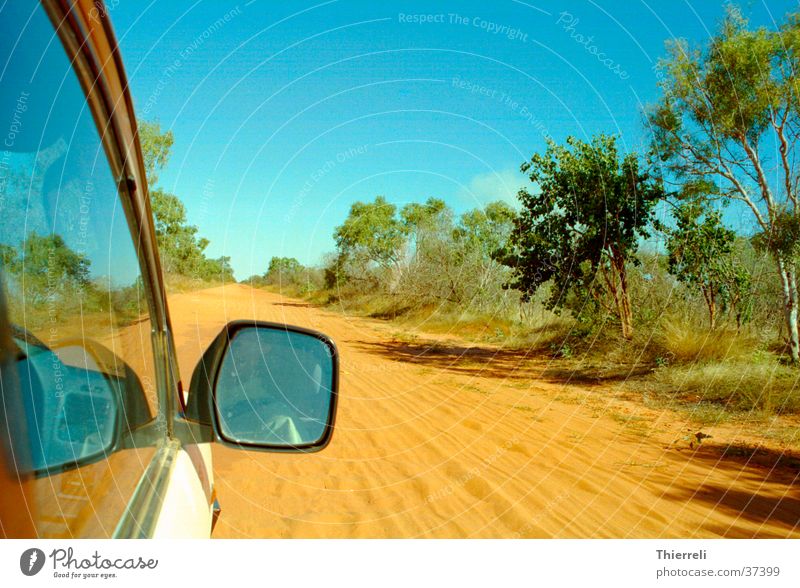 Road in Australia unterwegs Ferien & Urlaub & Reisen Physik trocken Verkehr PKW Sand Wärme Wüste