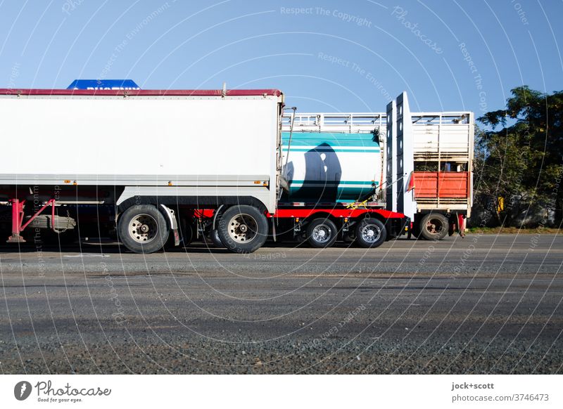 Truck Stop Trailer Güterverkehr & Logistik Verkehrsmittel Lastwagen Anhänger liefern Parkplatz Australien Lkw Asphalt Pause Design schwertransport trailer