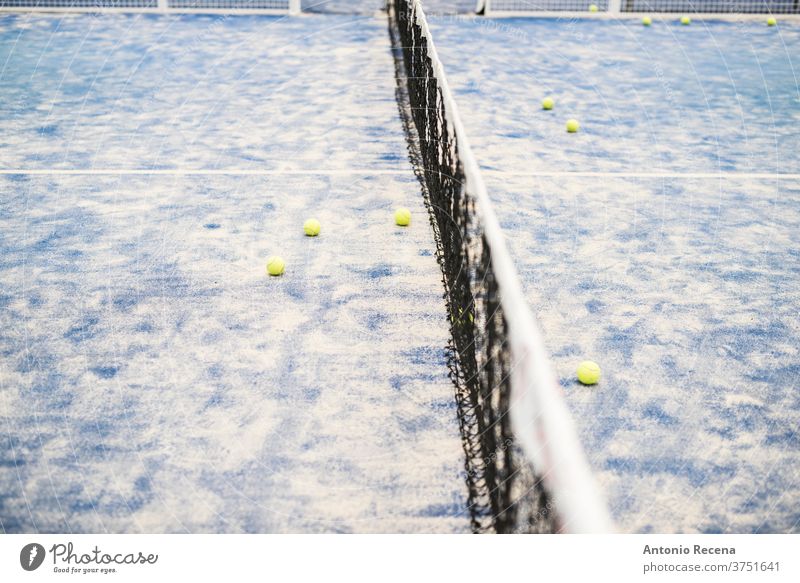 Paddle-Tennis Hallentraining, leerer Platz Paddeltennis Padel Sport Erholung Klasse Gericht Mann Frau Frauen blau Lebensstile Training Schuss Netz Ball leisura