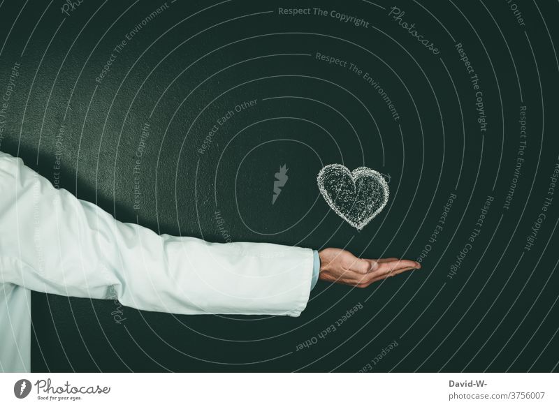 Arzt mit Herz - Kardiologe Gesundheit Medizin Pflege Leidenschaft helfen Gesundheitswesen Doktor anonym
