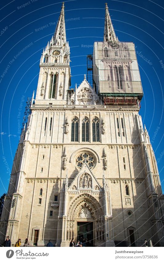 Die Zagreber Kathedrale Kroatien Kirche Religion & Glaube Dom Architektur Sehenswürdigkeit Wahrzeichen Bauwerk Gebäude Tourismus Ferien & Urlaub & Reisen