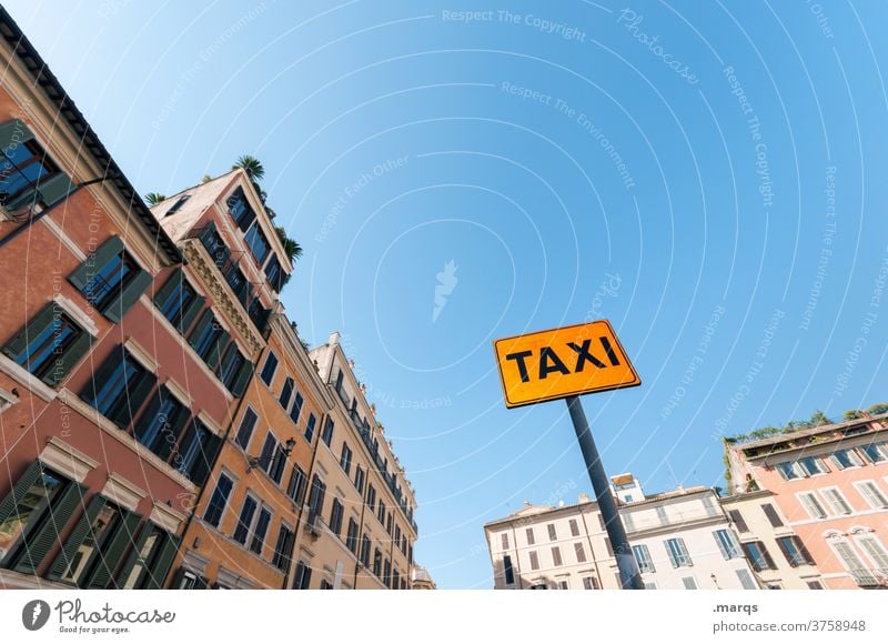 Taxistand in Rom Schilder & Markierungen Innenstadt Altbau Wolkenloser Himmel Dienstleistungsgewerbe Verkehr Tourismus