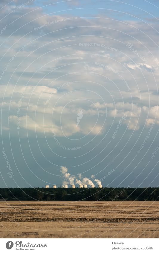 Kohlekraftwerk Jänschwalde Landschaft Wüste Steppe Horizont Kraftwerk Dampf Rauch Kühlturm Himmel Wolken Gras Grasland Außenaufnahme Menschenleer
