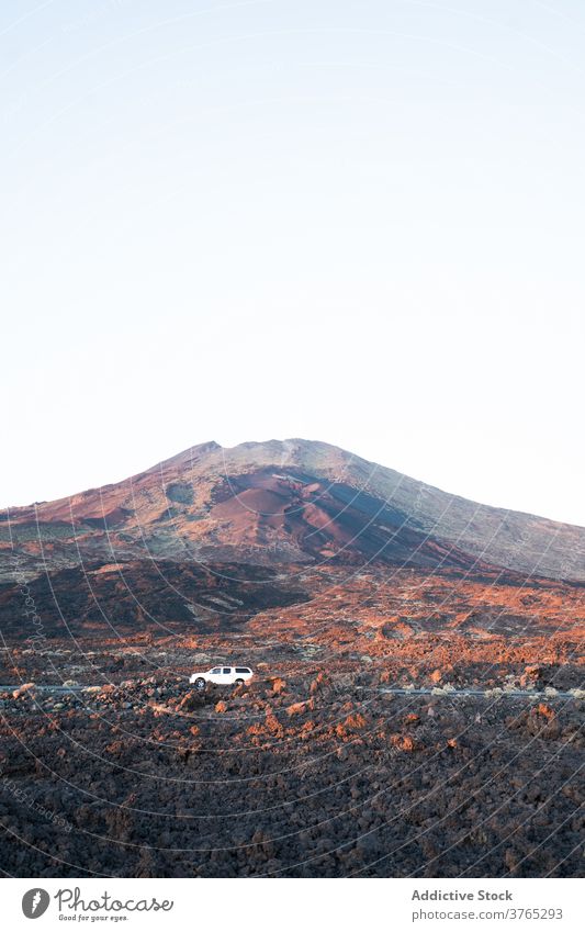 Malerischer Blick auf felsiges Terrain bei Sonnenuntergang Tal Berge u. Gebirge Ambitus trocknen Landschaft erstaunlich Formation Abend Teneriffa Spanien