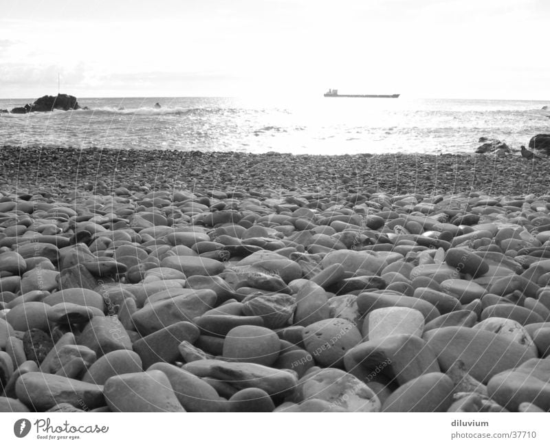 bocca d’asse Meer Strand schwarz weiß Italien Stein