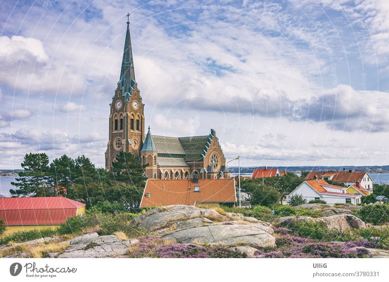 Kirche von Lysekil, Bohuslän, Schweden - Ansicht der Kirche von Lysekil (Lysekils kyrka), Bohuslän, Västra Götalands län, Schweden. Taufe Europa Gotland Denkmal