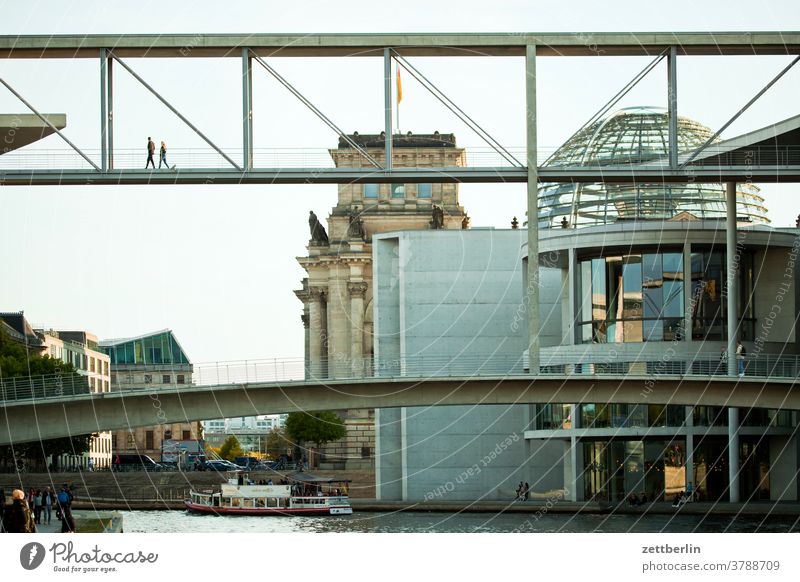 Regierungsviertel Berlin abend architektur berlin büro city deutschland hauptstadt haus himmel hochhaus innenstadt mitte modern neubau reise skyline städtereise