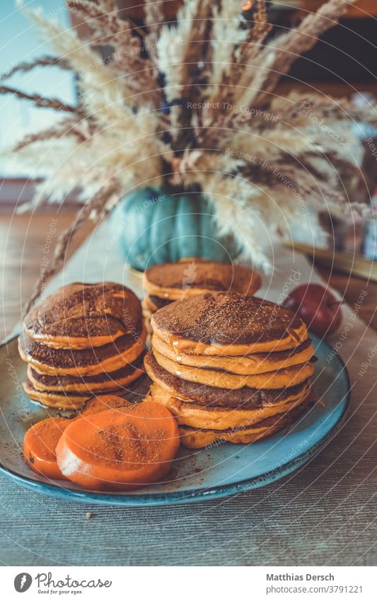 Pancake-Frühstück Pfannkuchen Pancakes Kürbis Herbst Lebensmittel Halloween Gemüse Gesundheit frisch saisonbedingt
