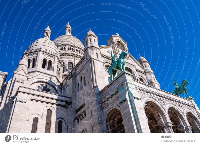 Blick auf die Basilika Sacre-Coeur in Paris, Frankreich Gebäude Architektur Stadt Sehenswürdigkeit Montmartre historisch alt Reise Urlaub Reiseziel Städtereise