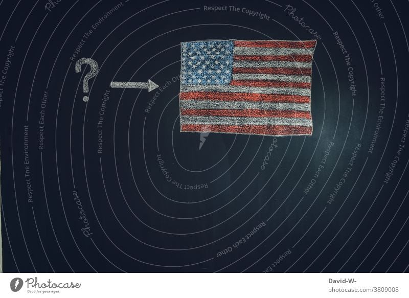 Flagge der USA mit Fragezeichen ? Amerika Ergebnis Präsidentschaftswahl Wieso Warum Wann Wo zeichnung