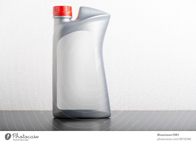Autohydraulikölflasche mit Blanko-Etiketten-Mock-up-Serie Attrappe editierbar Wandel & Veränderung Flasche blanko kennzeichnen Erdöl Marke hydraulisch Container