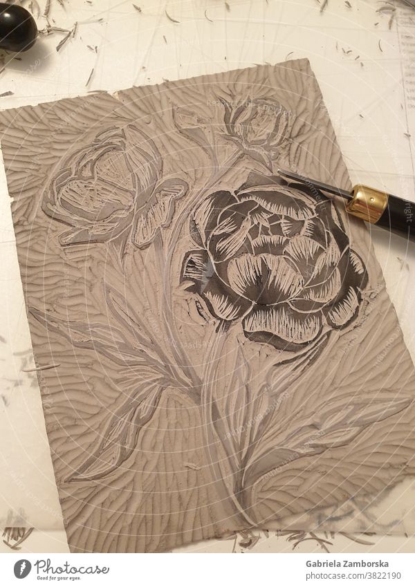 Linolschnitt von Pfingstrosenblüten Blumen Kunst Linoleum geschnitten paeonia handgefertigt schwarz romantisch drucken Schneidemesser altehrwürdig Muster