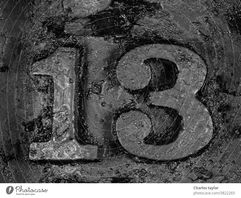 schmuddelige 13-Nummer Grunge Design alt abstrakt altehrwürdig unglücklich Aberglaube böse Element Typ Kunst Detailaufnahme dreizehnter Typographie Nahaufnahme