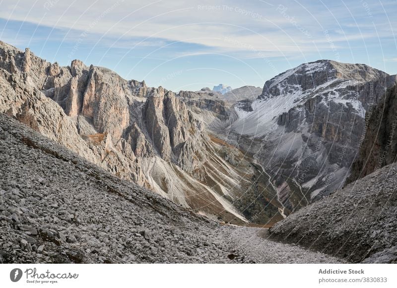 Tal im schneebedeckten Gebirge Berge u. Gebirge Schnee Ambitus erstaunlich Dolomiten Alpen Italien malerisch atemberaubend schön spektakulär prunkvoll Natur