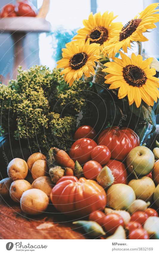 gemüse Gemüse Tomaten äpfel Sonnenblumen Bioprodukte Bauernmarkt Bauernhof frisch Gesunde Ernährung Vegetarische Ernährung Lebensmittel lecker Appetit & Hunger