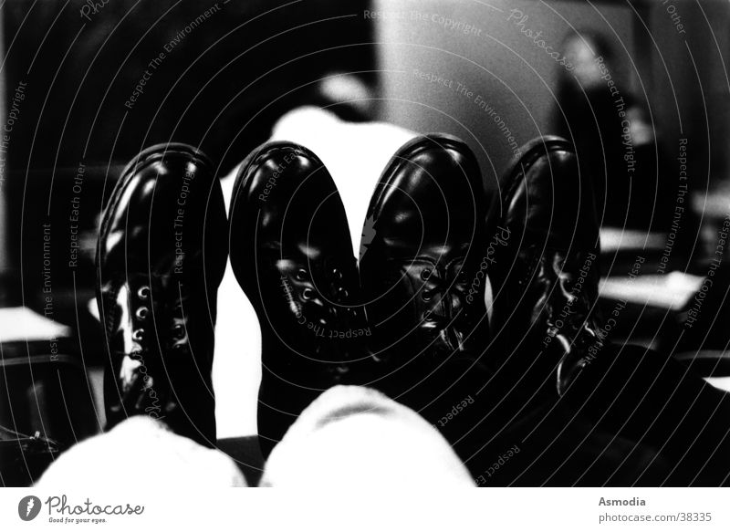 Doc´s schwarz weiß Leder Schuhe Stiefel Schnur glänzend Stimmung England Englisch Freizeit & Hobby Schwarzweißfoto Paar Docs Doc Martens british paarweise