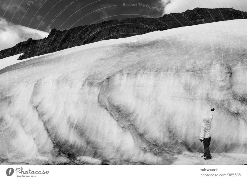 Gletscherzwerg Natur Urelemente Wasser Himmel Winter Eis Frost Schnee Felsen groß klein demütig Schüchternheit Einsamkeit kalt Größe Mensch Naturgewalt