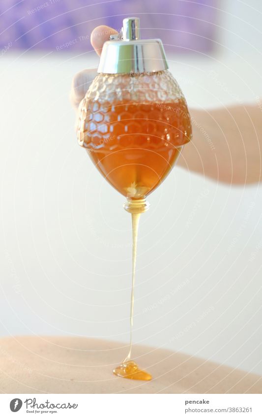 honigmassage honen Bienenhonig Massage Wellness pflege haut Hautpflege Honigmassage Gefäß fließen