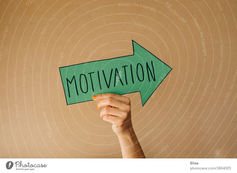 Pfeil Richtung Motivation motivieren Hilfe Motivationshilfe Erfolg Karriere Ziel Schule Zukunft vorwärts motiviert grün
