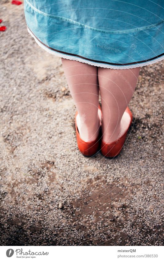 Standpunkt. Kunst ästhetisch Zufriedenheit Fuß Füße hoch Schuhe Prinzessin braun blau Rock Mädchen Mode Schüchternheit stehen Beine 2 standhaft Mensch