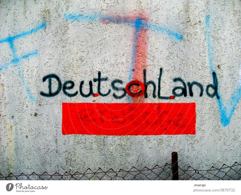 Deutschland (erwache) Schriftzeichen Graffiti Politik & Staat Erwachen Zaun Wand Mauer Nahaufnahme