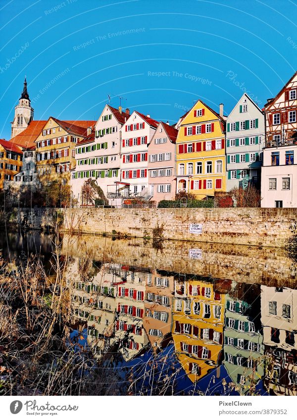 Tübingen im Herbst Stadt Architektur Reflexion & Spiegelung Außenaufnahme Gebäude Fassade Fluß, Altstadt, Wasser, Herbst