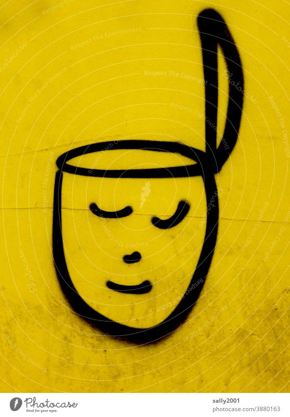 Offenheit... Kopf Zeichnung Graffiti gelb schwarz Eimer Deckel Bildung geschlossene Augen Gesicht lernen Porträt offen geöffnet bereit Mülleimer Farbfoto Mensch