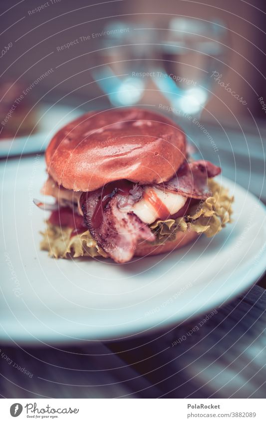#A0# Selbstgemachter Burger burger Burgerbrötchen Burgerlove Burgerfleisch lecker ungesunde Ernährung Kalorie Kalorienreich Lebensmittel bacon Fastfood Essen