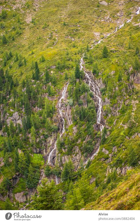 Bäche auf den Alpen Südtirols fünfzehn Österreich Tirol strömen szenische Darstellungen Szene fließend fallen Aufstieg Mut gefährlich Gipfel Sport Trekking