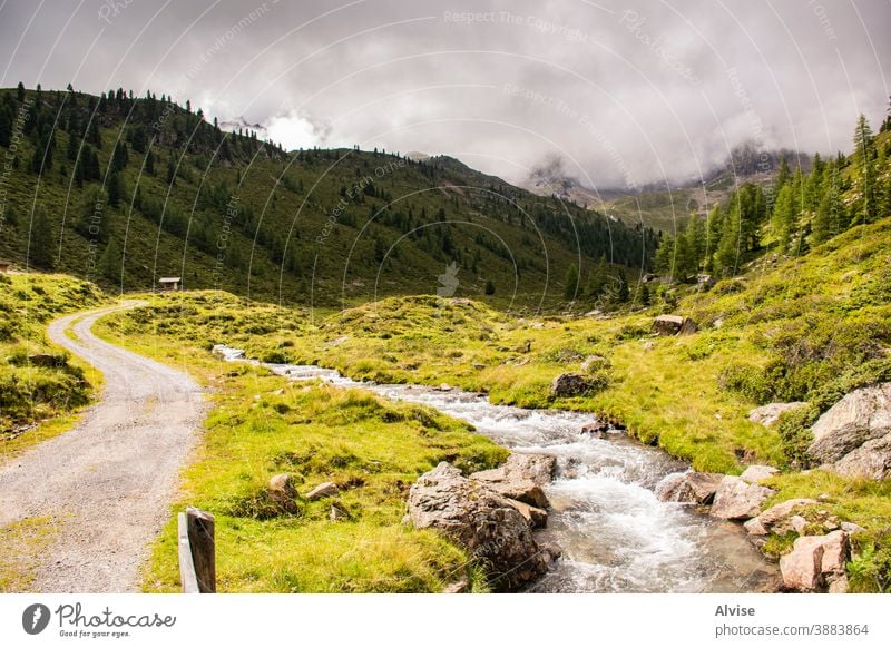 Bäche auf den Alpen Südtirols zehn Österreich Tirol strömen szenische Darstellungen Szene fließend fallen Aufstieg Mut gefährlich Gipfel Sport Trekking