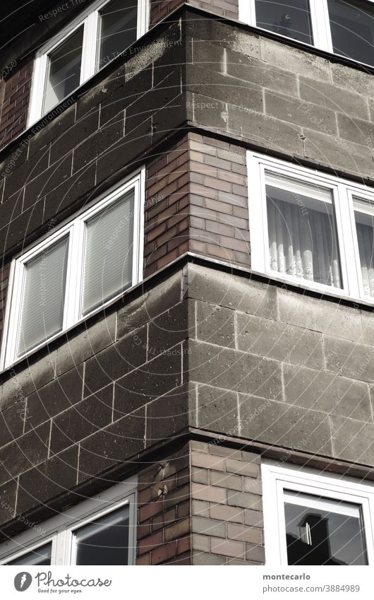 Triste Hausecke im Ruhrpott mit sichtbar gemauerten Steinen grau Gebäude Fassade Tag Wand Menschenleer Außenaufnahme abstrakt Strukturen & Formen Mauer eckig