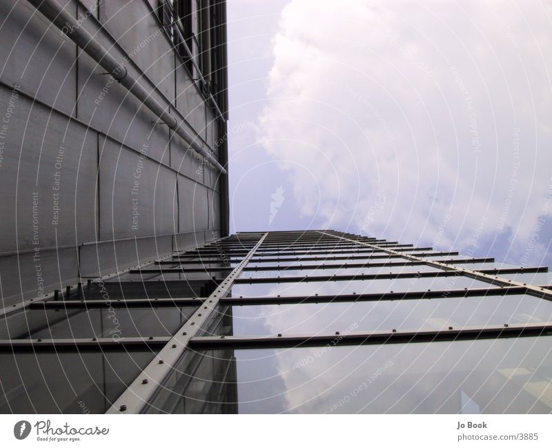 komische perspektive Fenster Konstruktion Blech Himmel Glas Perspektive zink